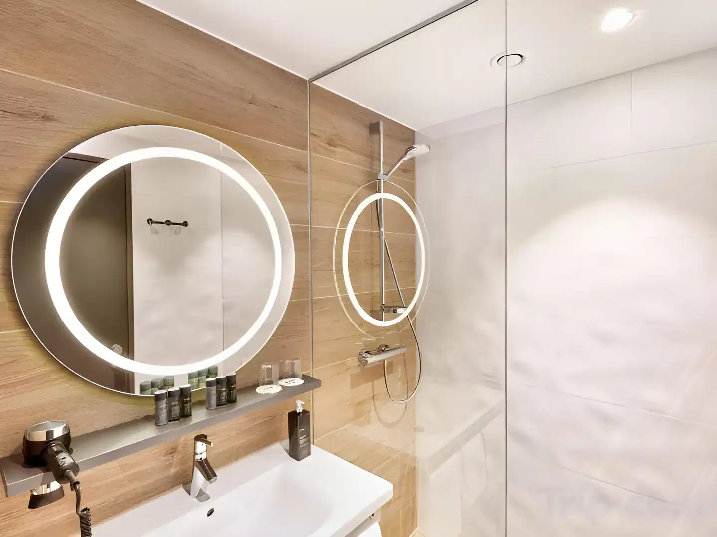 H2 Hotel Dusseldorf Seestern Badezimmer