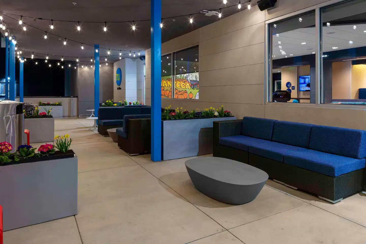 Tru by Hilton Manteca Lobby