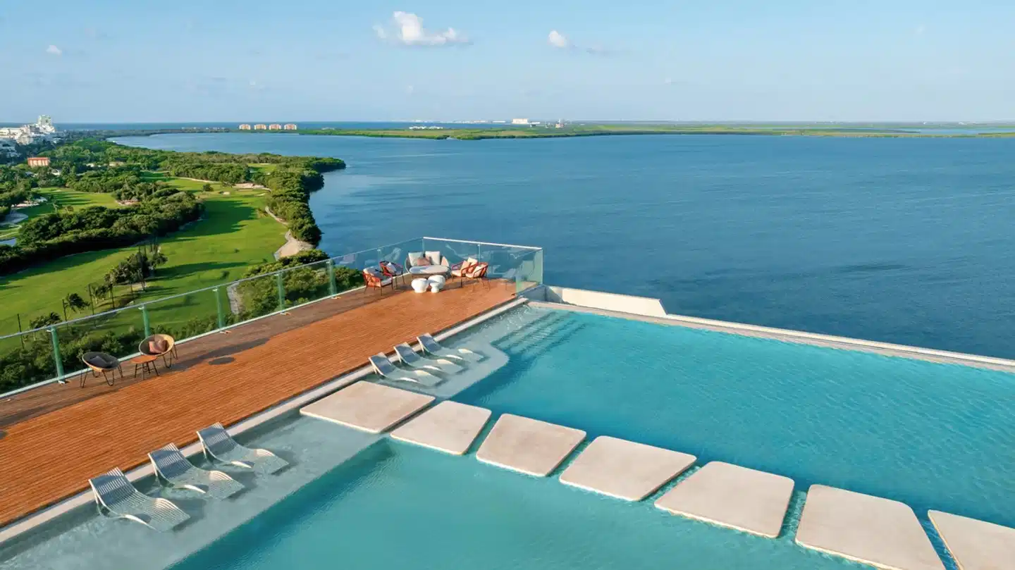 Hyatt Vivid Grand Island Pool