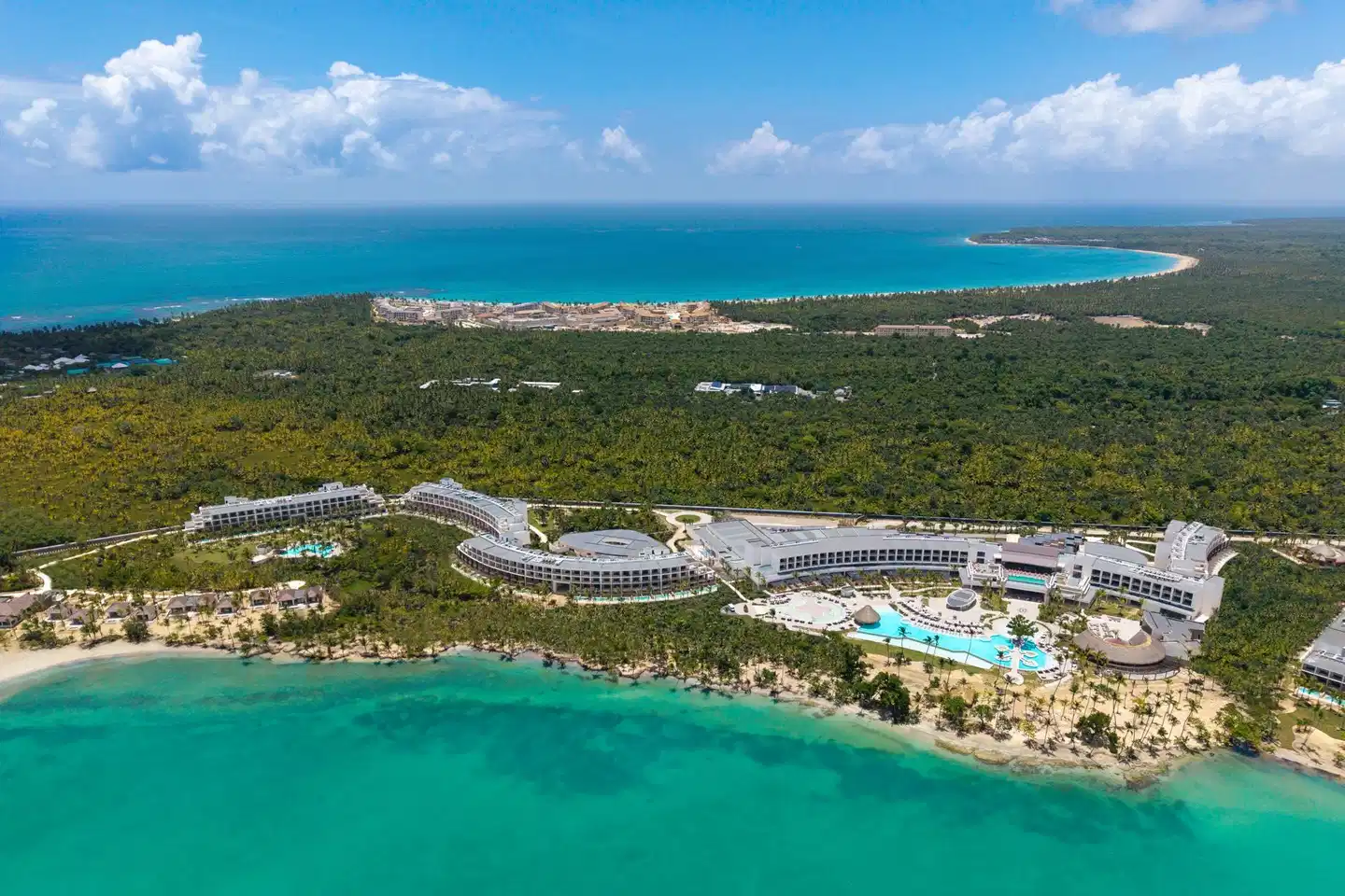 Zemi Miches Curio Collection by Hilton Landschaft