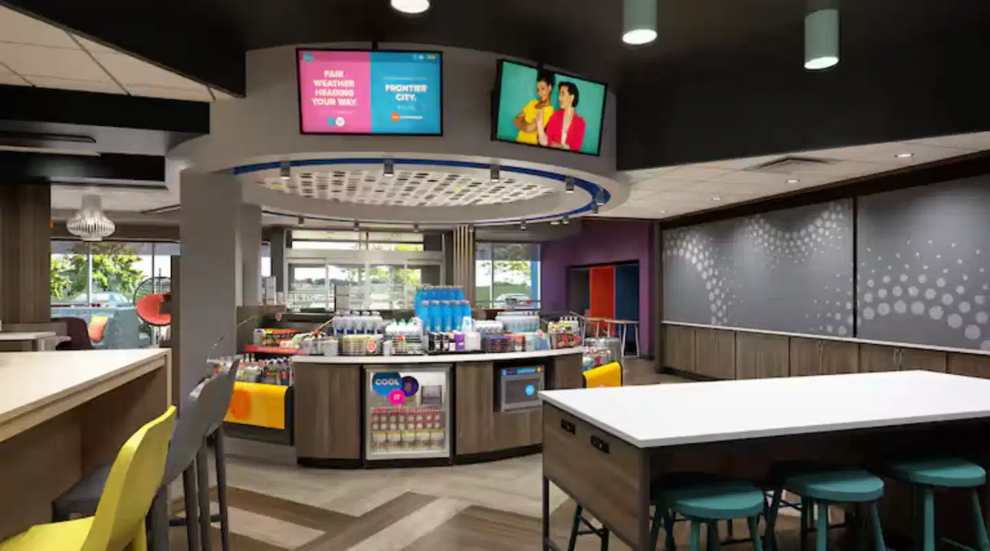 Tru By Hilton Gananoque, ON Bar