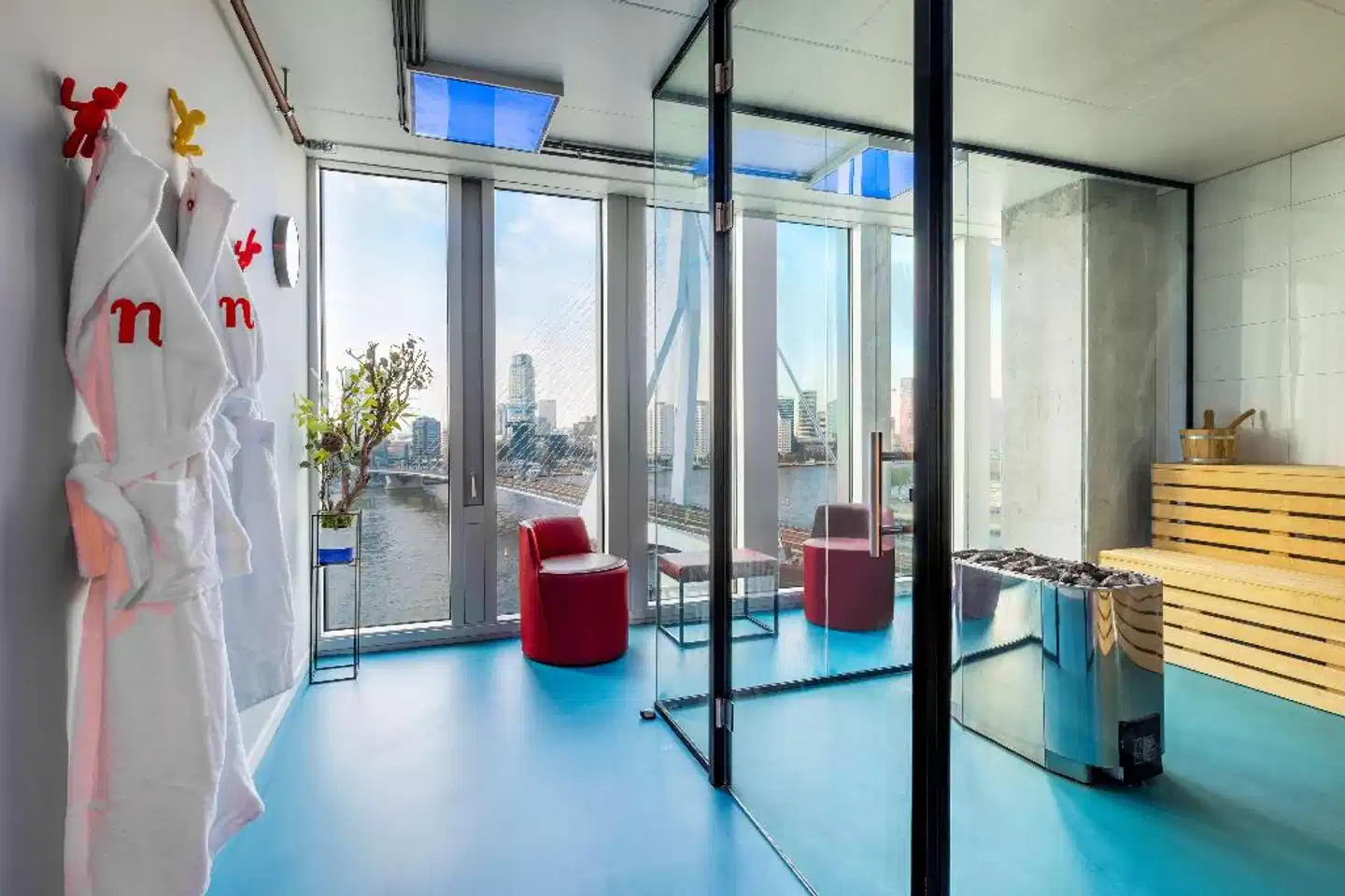 nhow Rotterdam Hallenbad