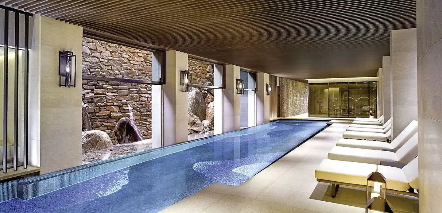 The Ritz-Carlton, Kyoto Hallenbad