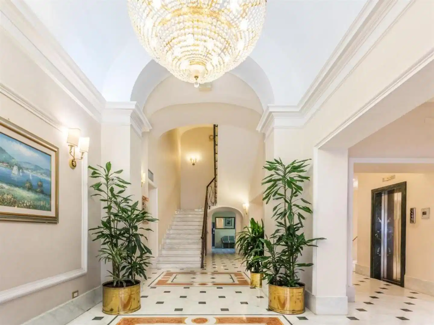 Raeli Hotel Floridia Lobby