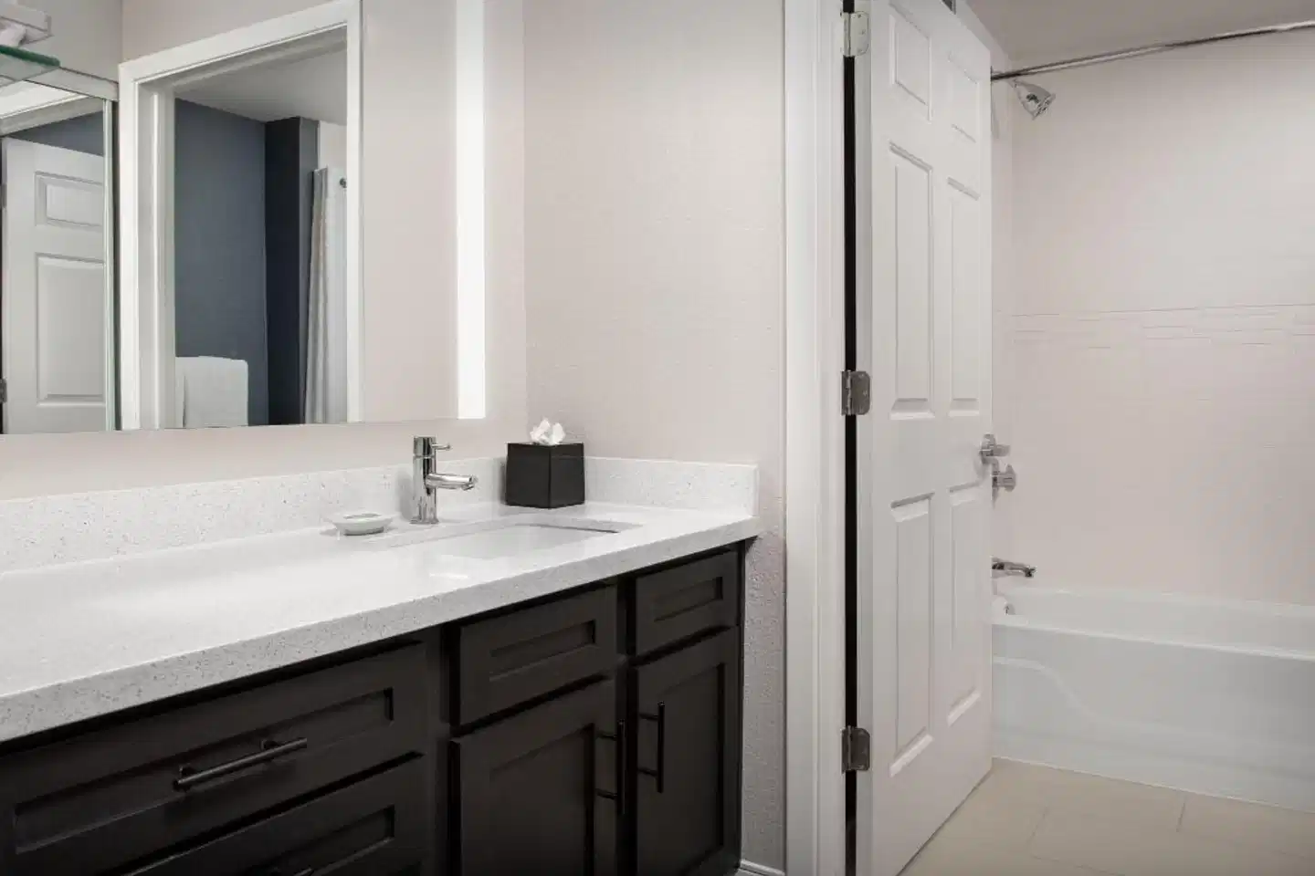 Residence Inn by Marriott Phoenix Airport Badezimmer