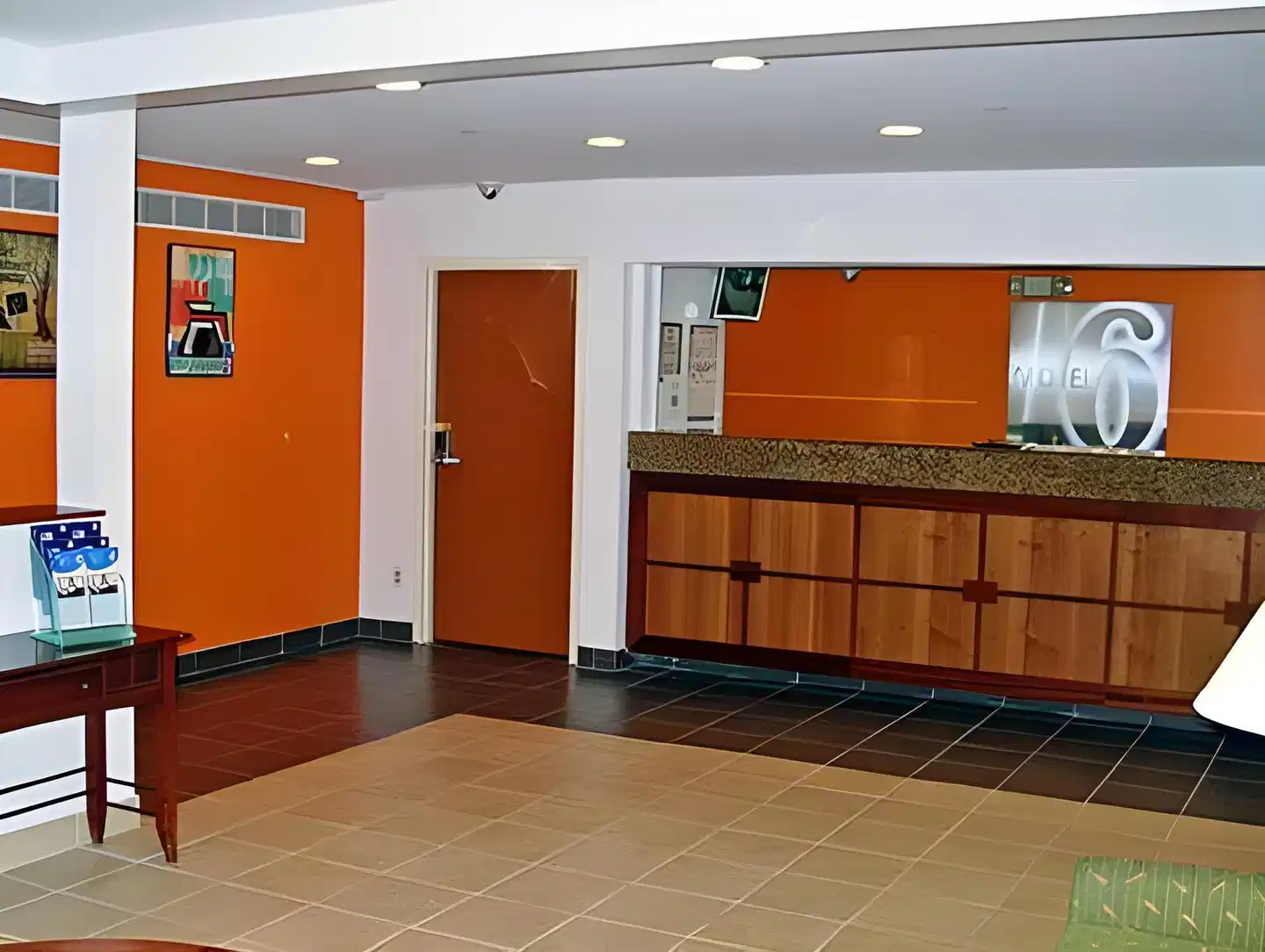 Motel 6 Virginia Beach, VA Lobby