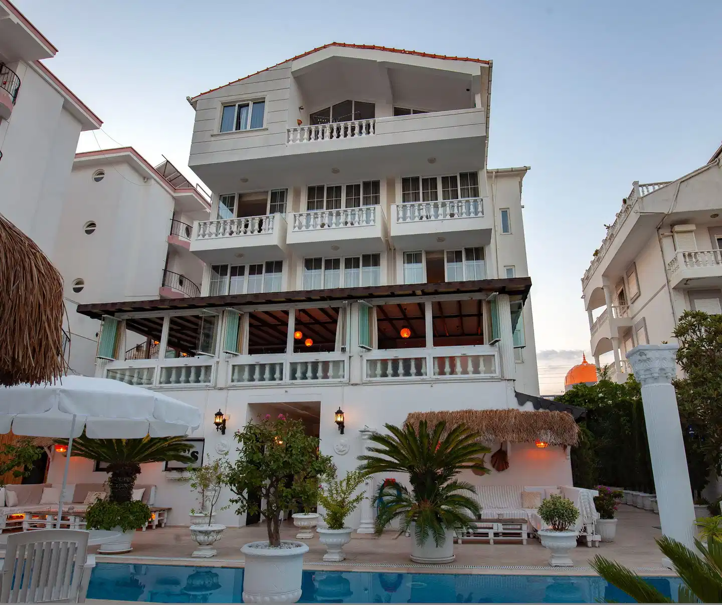 Conny's Hotel Aussenansicht