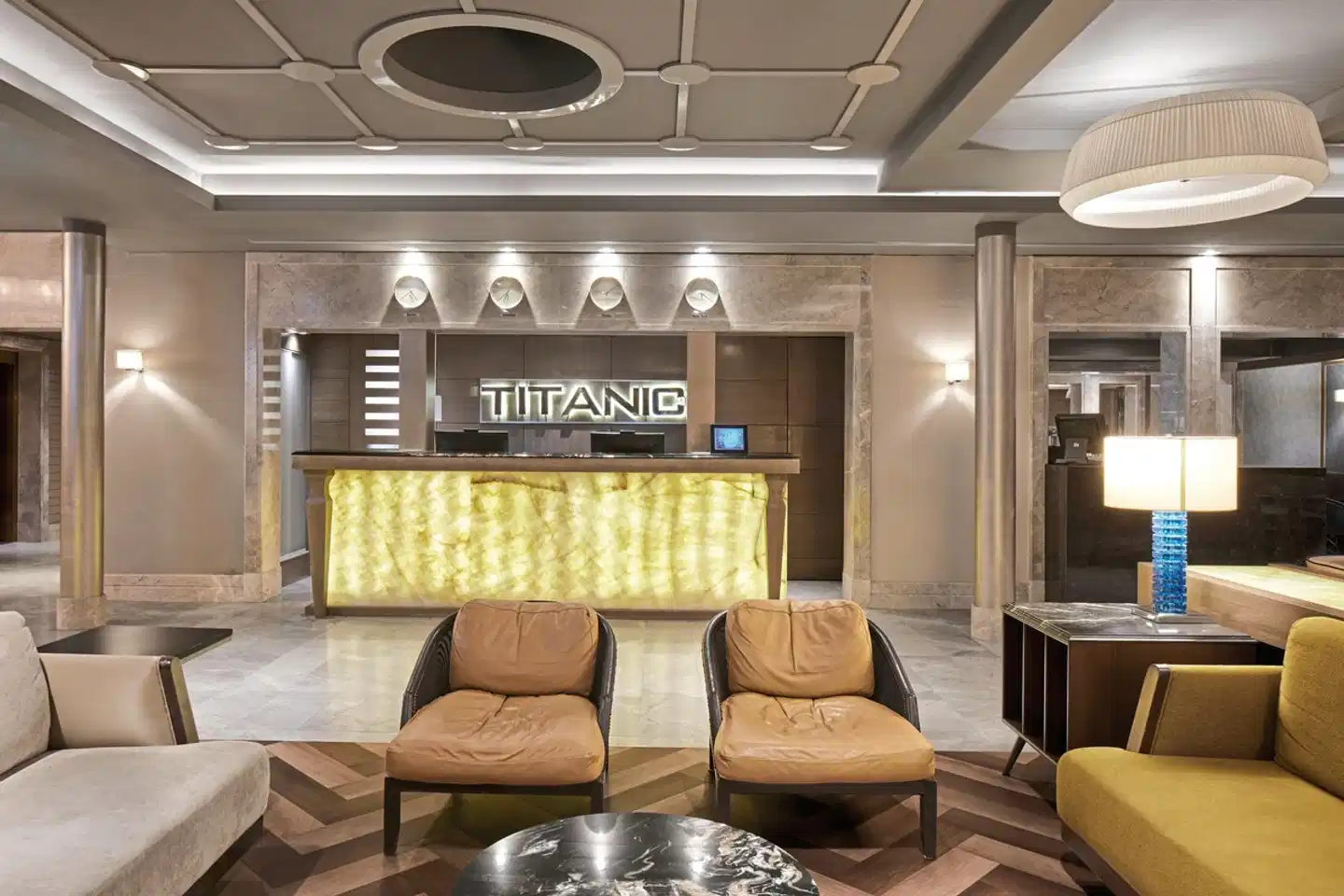 Titanic Comfort Mitte Lobby