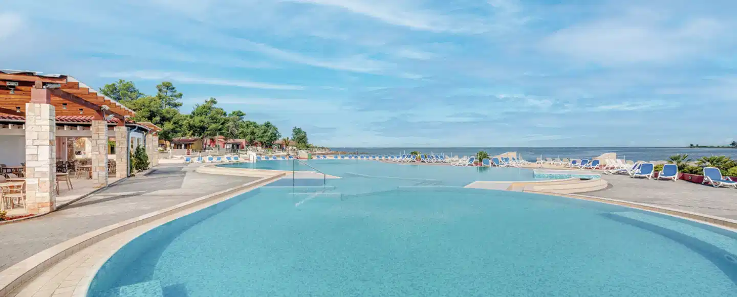 Apartments Amfora Plava Laguna Strand