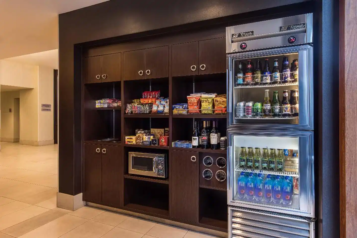 Courtyard by Marriott Portland City Center Bar