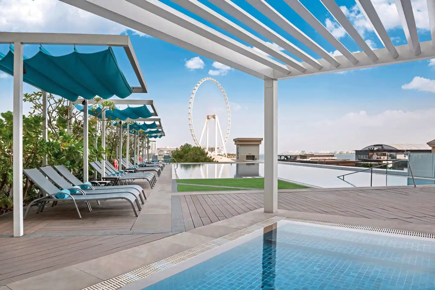 JA Ocean View Hotel Hallenbad