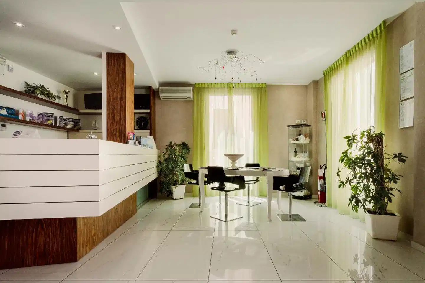 Hotel 33 Baroni Lobby