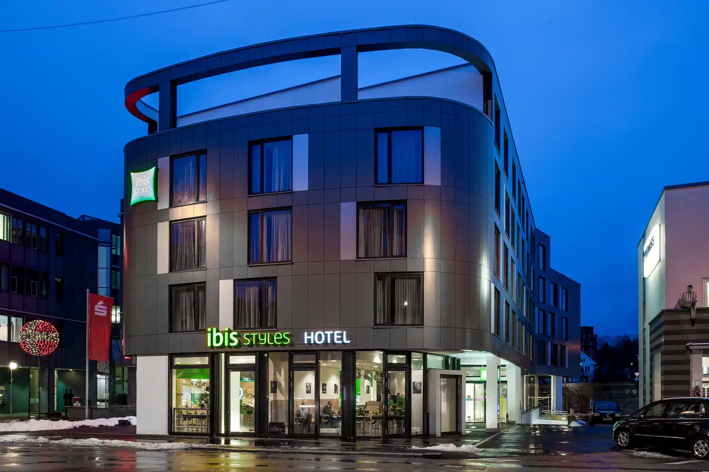 B&B HOTEL Aalen Aussenansicht