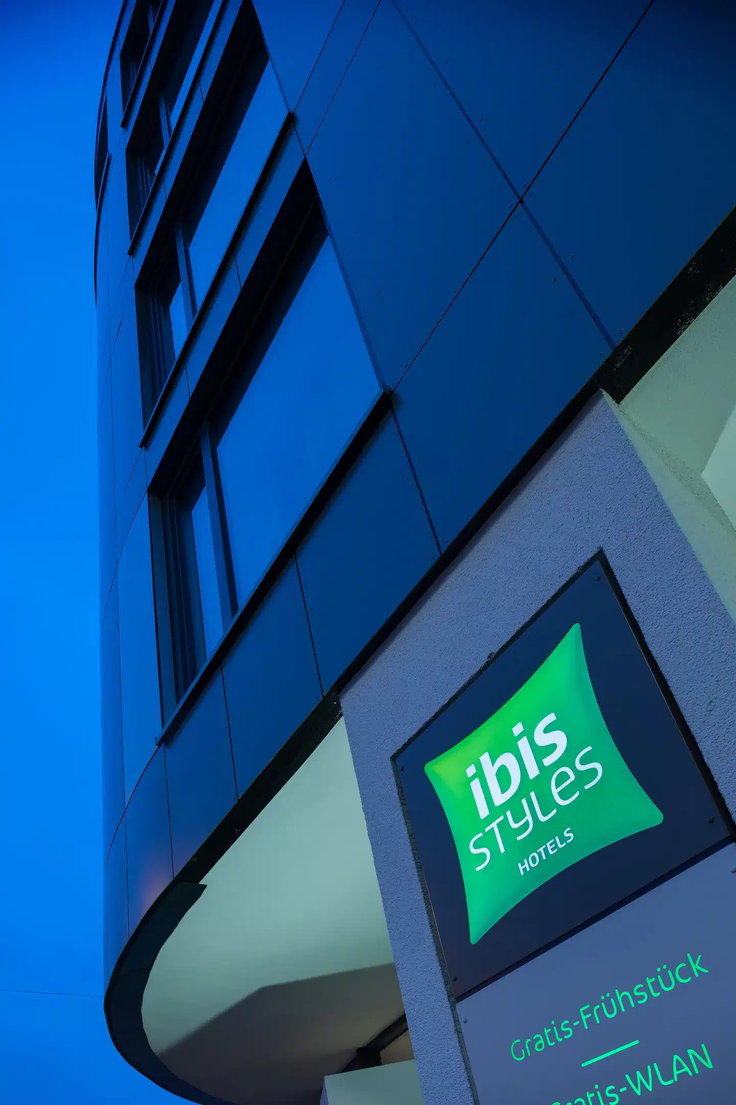 B&B HOTEL Aalen Aussenansicht