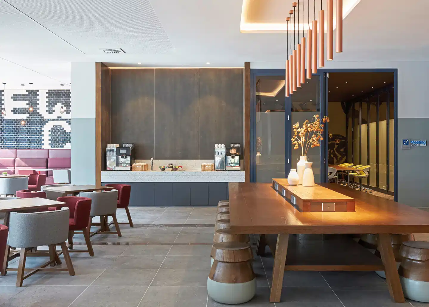 Holiday Inn Express Newcastle Bar