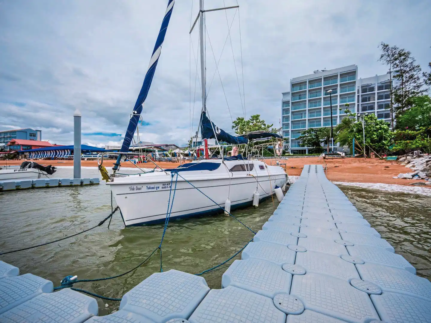Worita Cove Hotel Terrasse