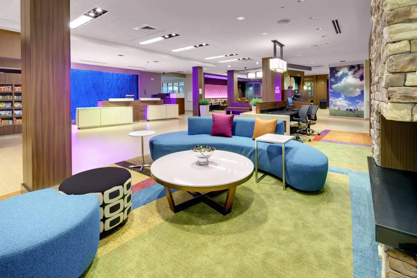 Fairfield Inn & Suites by Marriott Asheville Tunnel Road Lobby