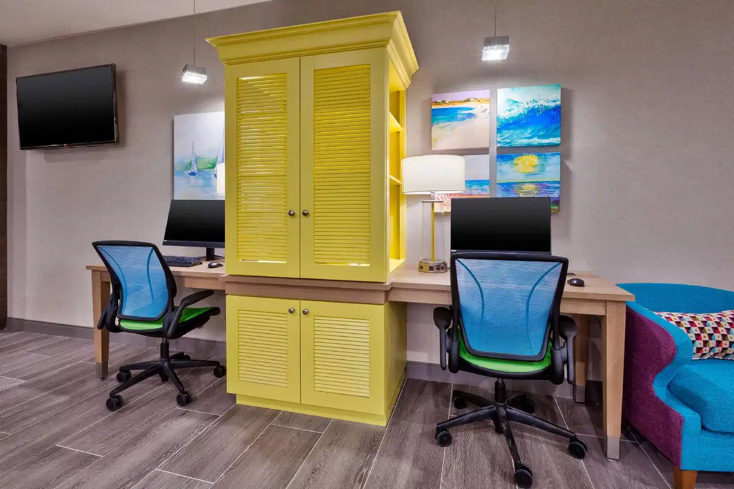 Home2 Suites by Hilton Wilmington Wrightsville Beach Lobby