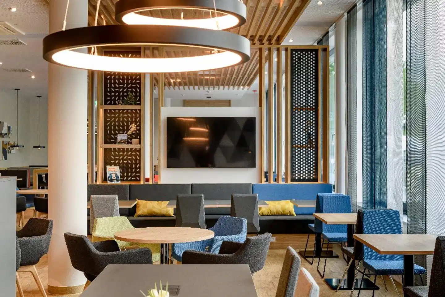 Holiday Inn Express Fulda Bar