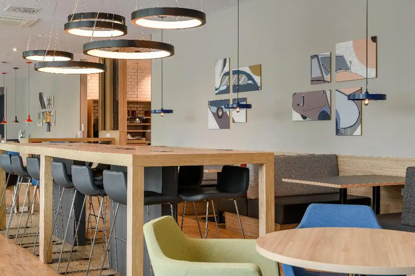 Holiday Inn Express Fulda Bar