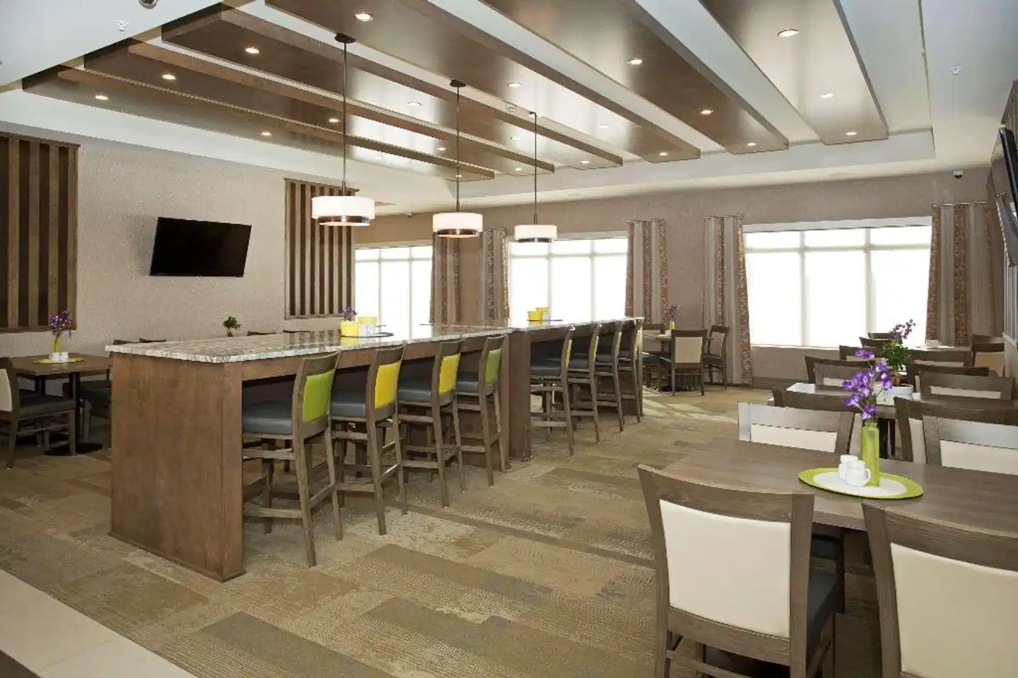 Wingate by Wyndham Calgary Airport Bar