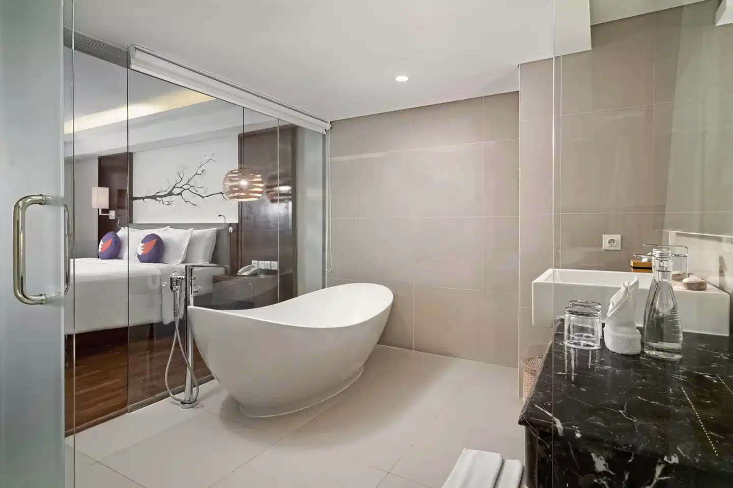 FOX Hotel Jimbaran Beach Bali Badezimmer