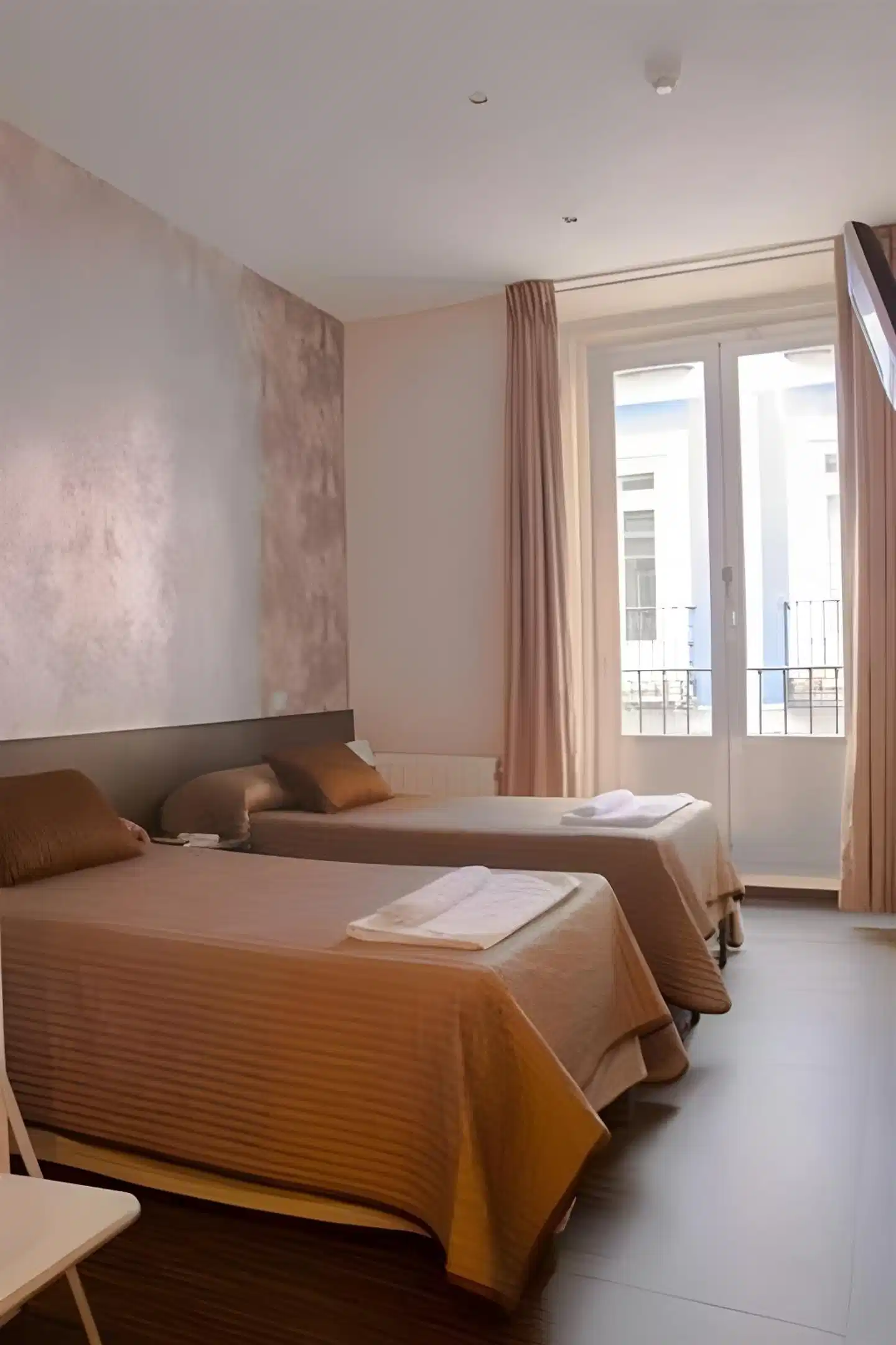 CH Lemon Rooms - Madrid Wohnbeispiel