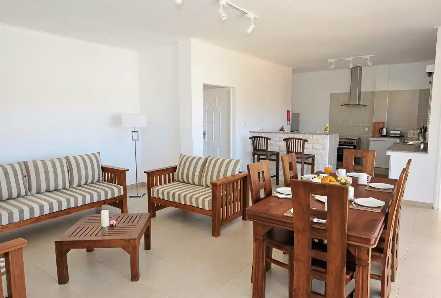 Tropical Hideaway Self Catering Holiday Apartments Lobby