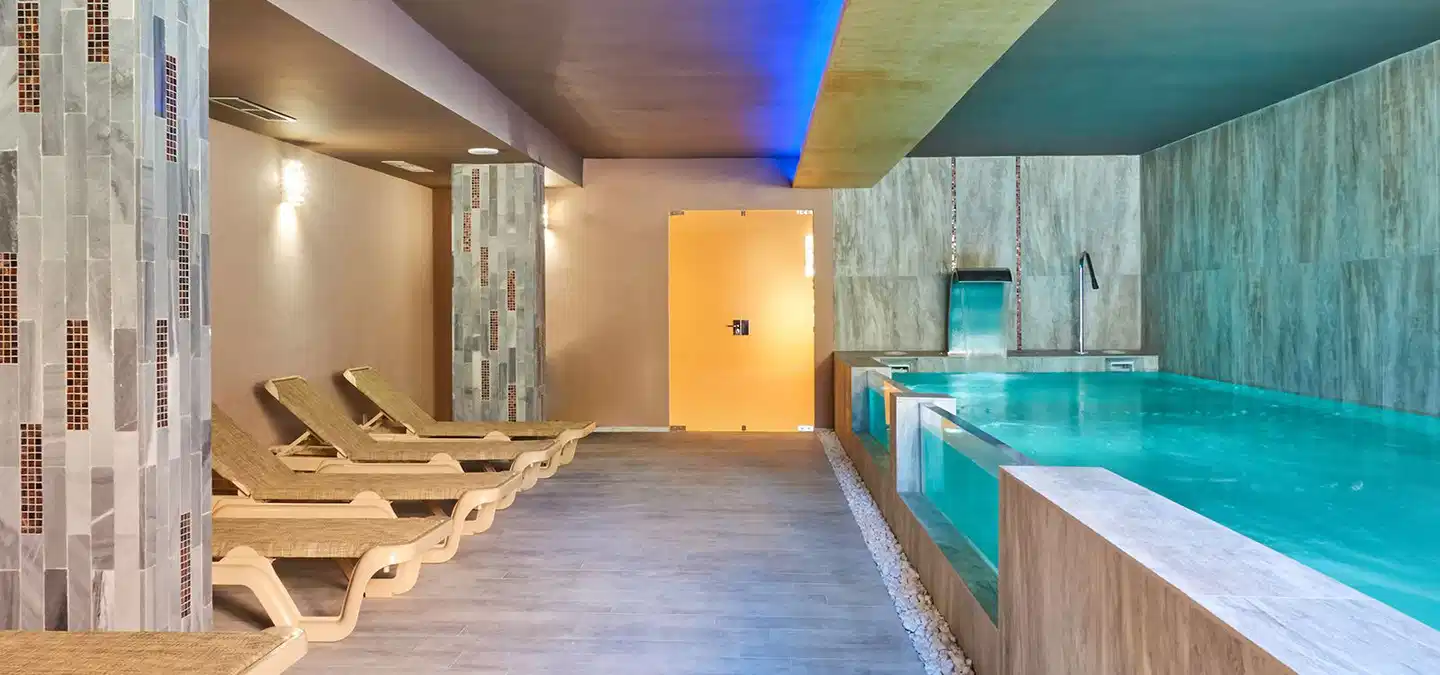 Tarifa Lances Hallenbad