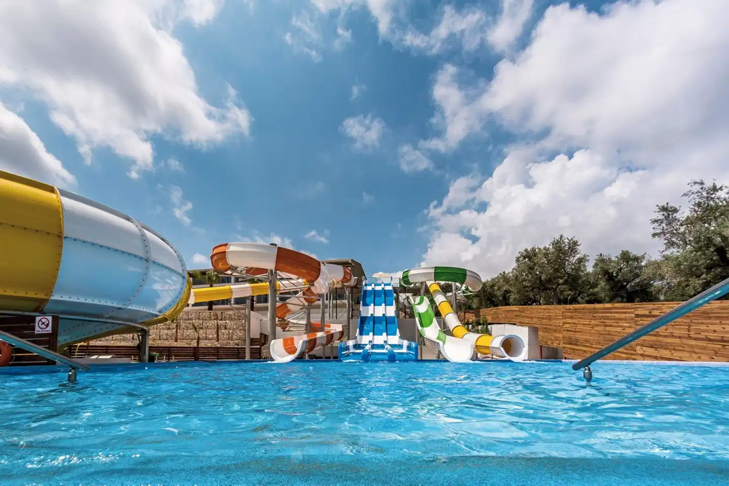 Caretta Paradise Pool