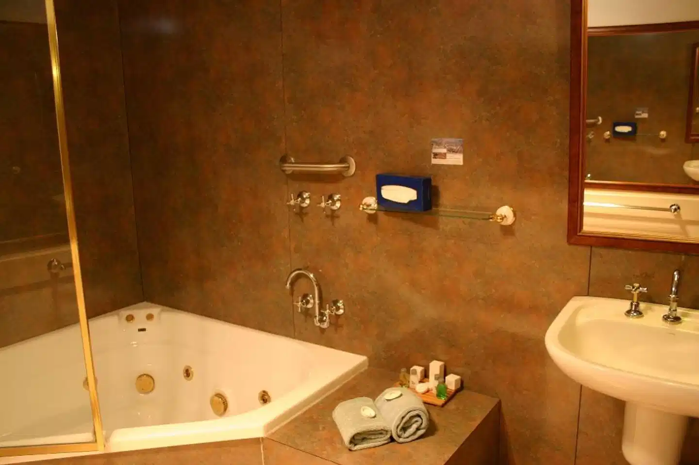 The Camperdown Mill - South West Victoria Badezimmer