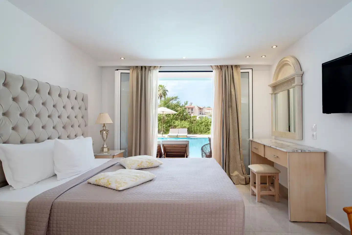 Cavomarina Beach ACCOMMODATION