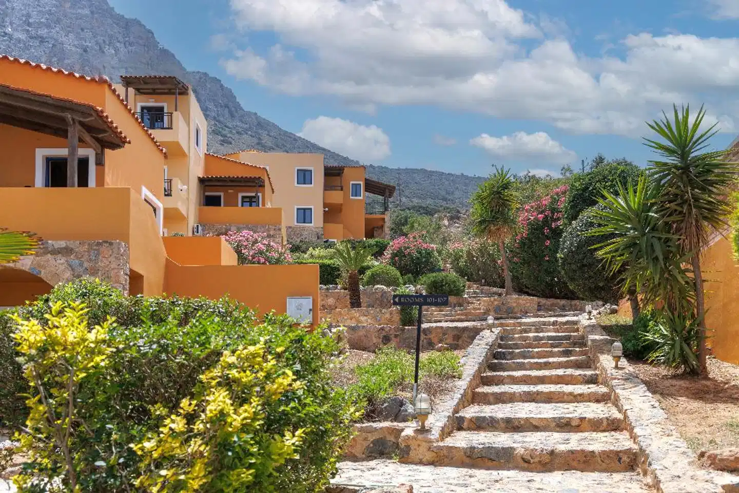 Amazones Driades Apartments Aussenansicht