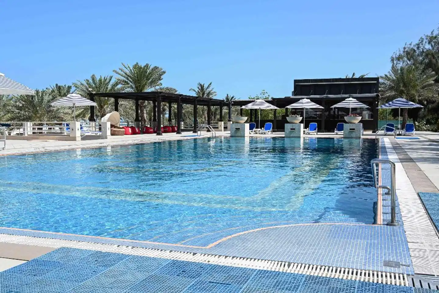 Al Hamra Residence Pool