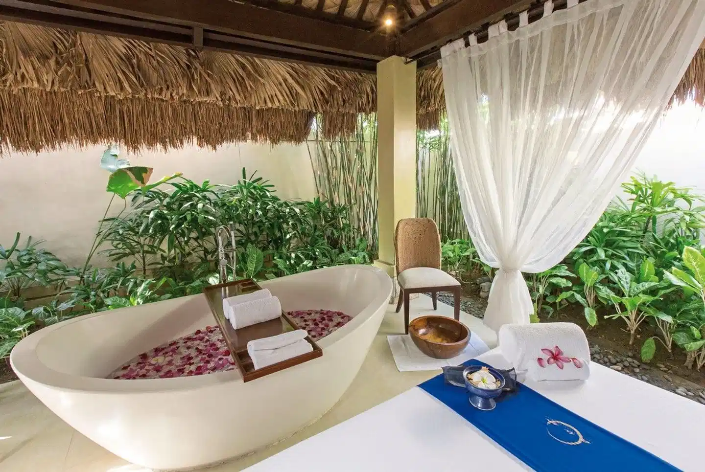 Crimson Resort & Spa Mactan Wellness