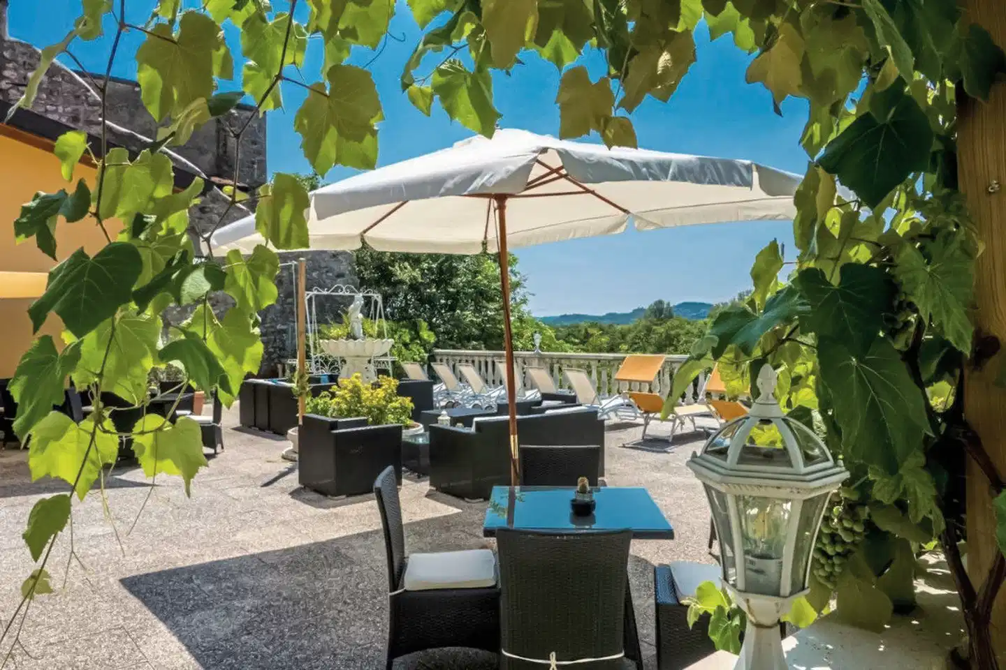 Borgo dei Poeti Wellness Resort Terrasse