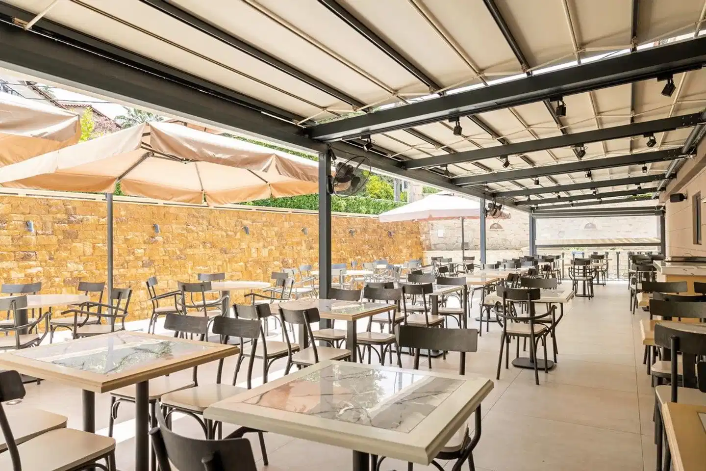 Royal Hotel and Suites Restaurant