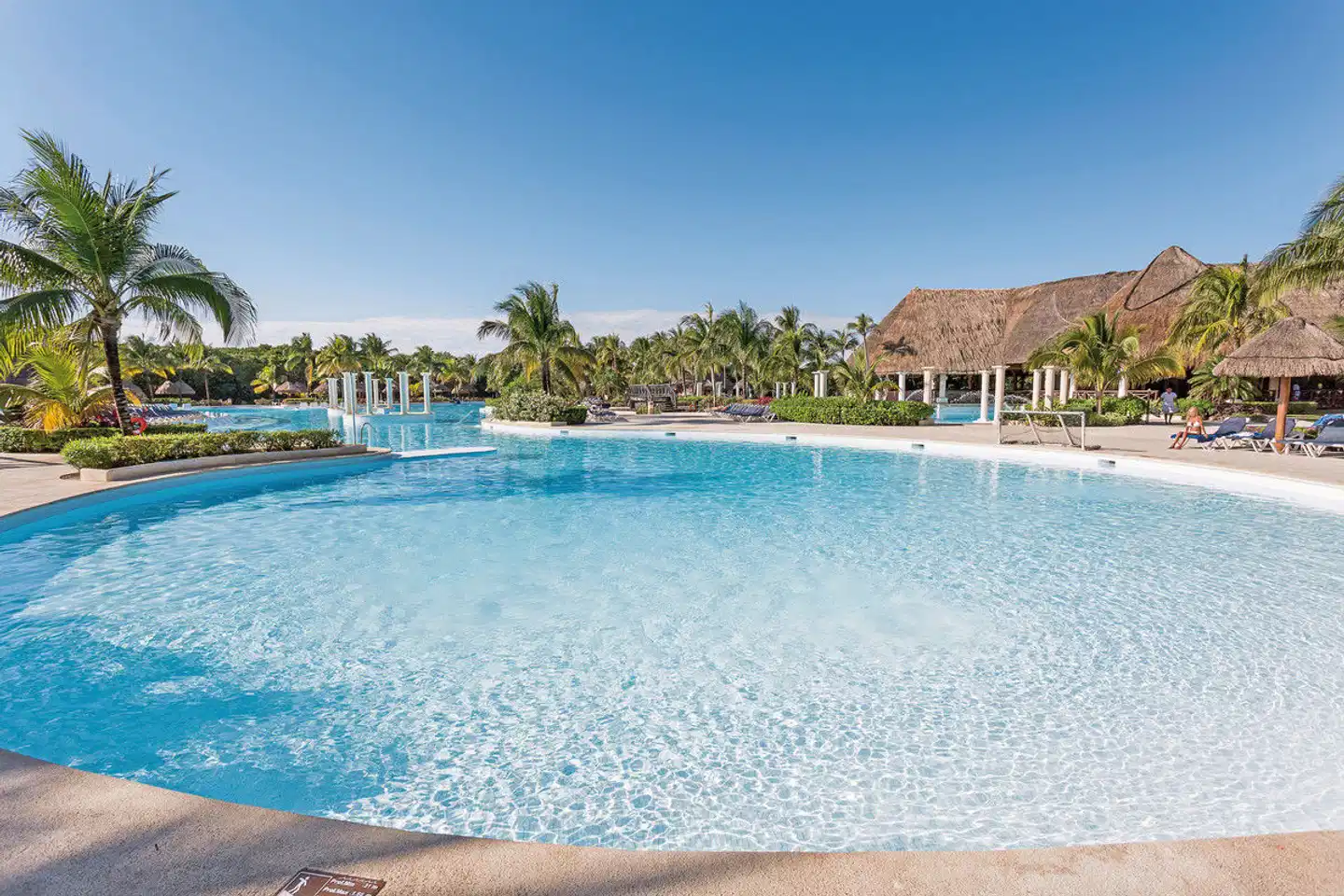 Grand Palladium Colonial Resort & Spa POOL