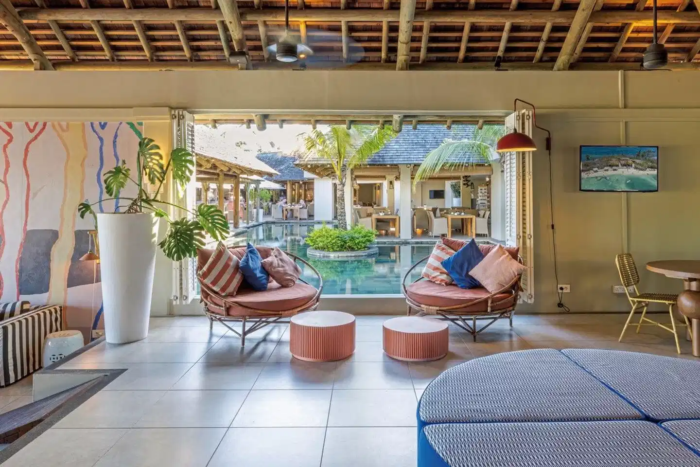 Zilwa Attitude INDOOR_POOL