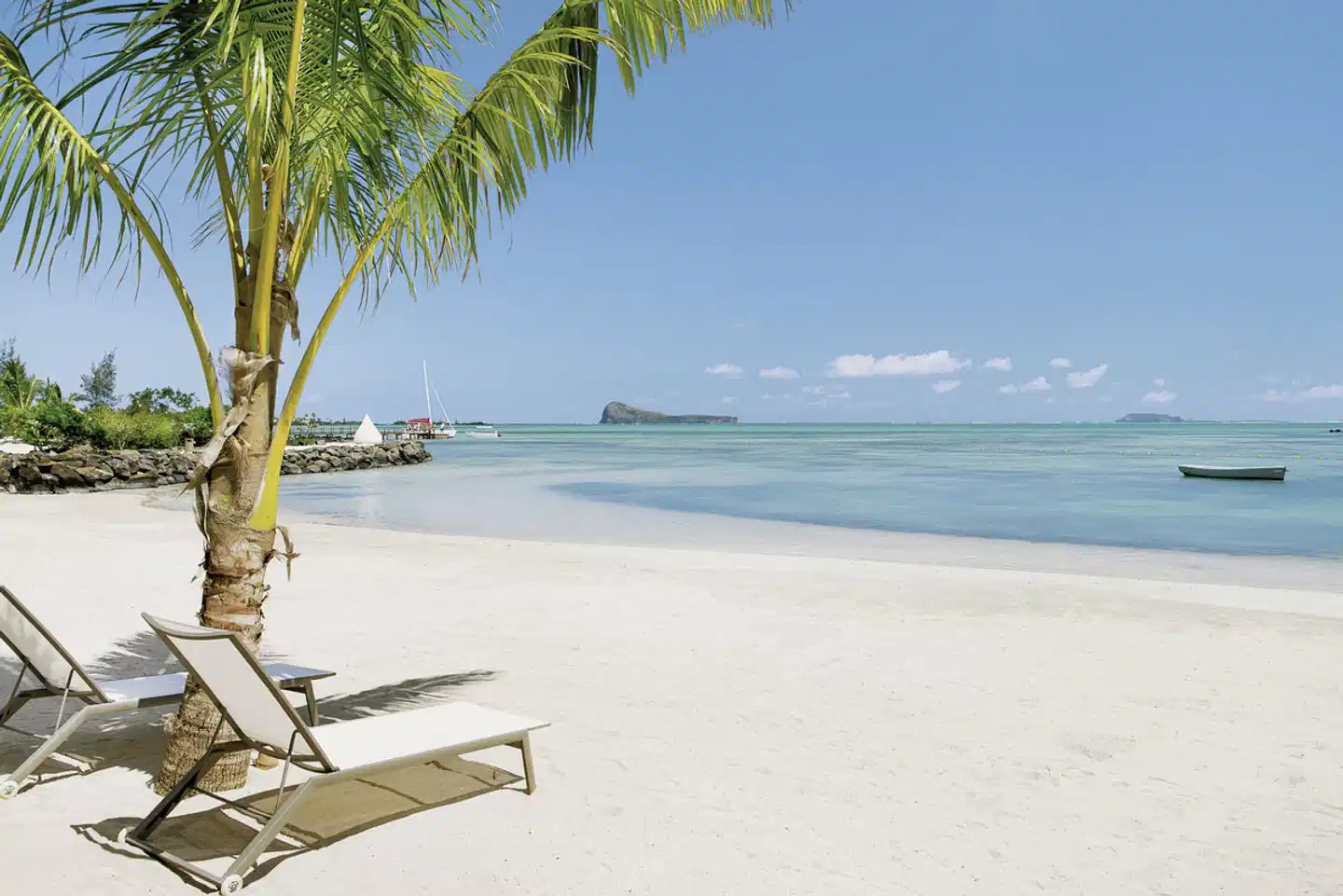 Zilwa Attitude BEACH