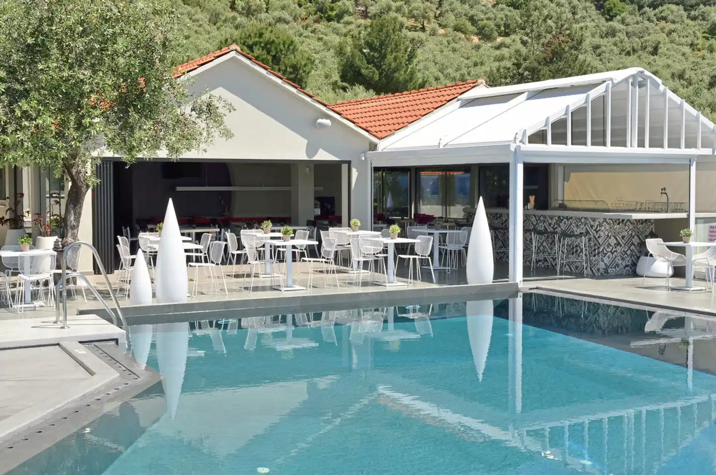 Louloudis Fresh Pool