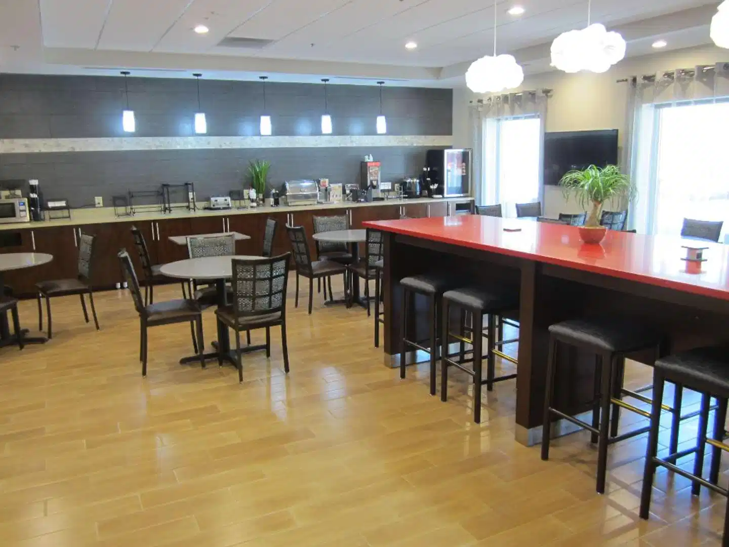 Best Western Plus Sunrise Inn Bar