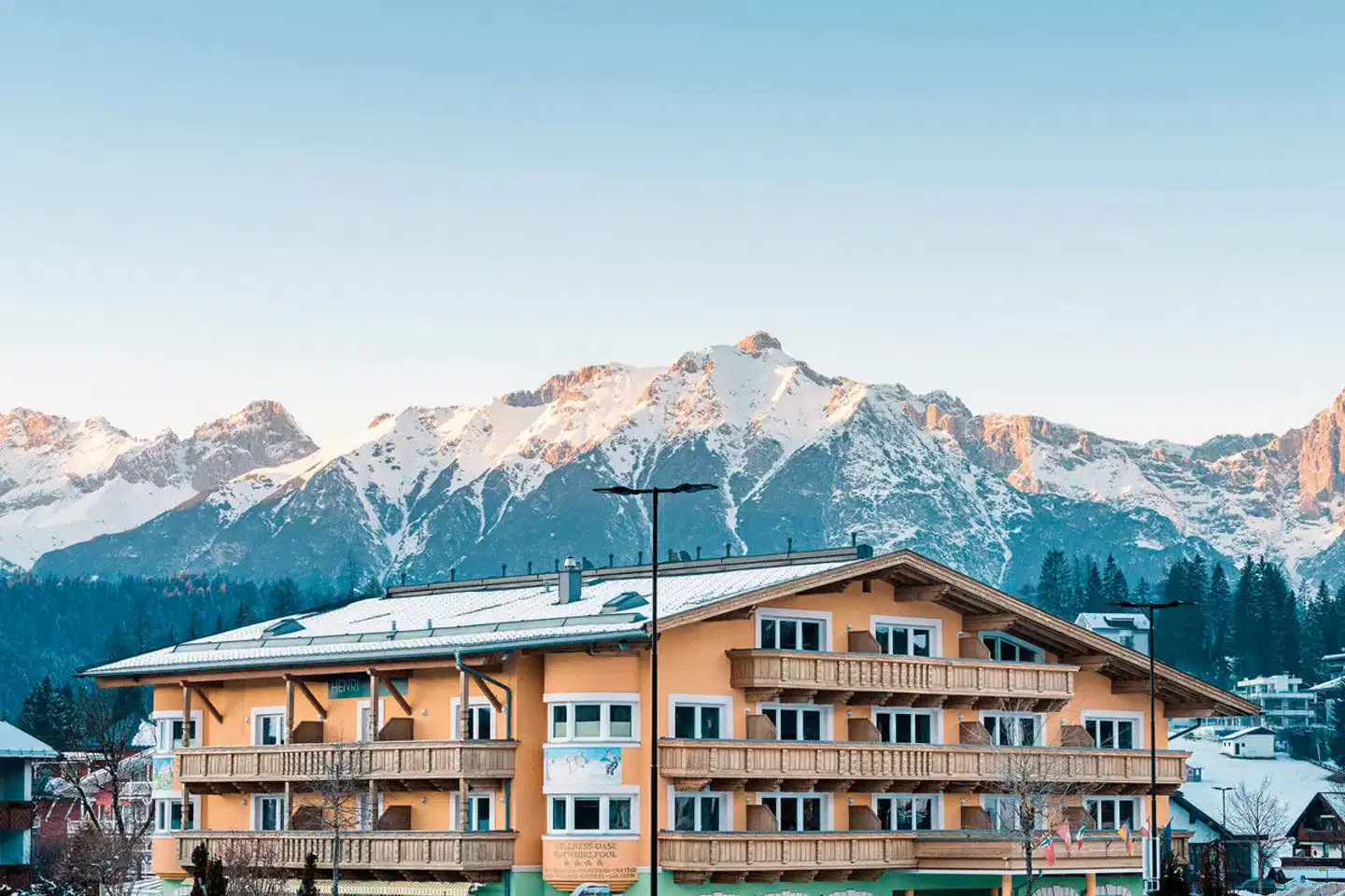 HENRI Hotel Seefeld Aussenansicht