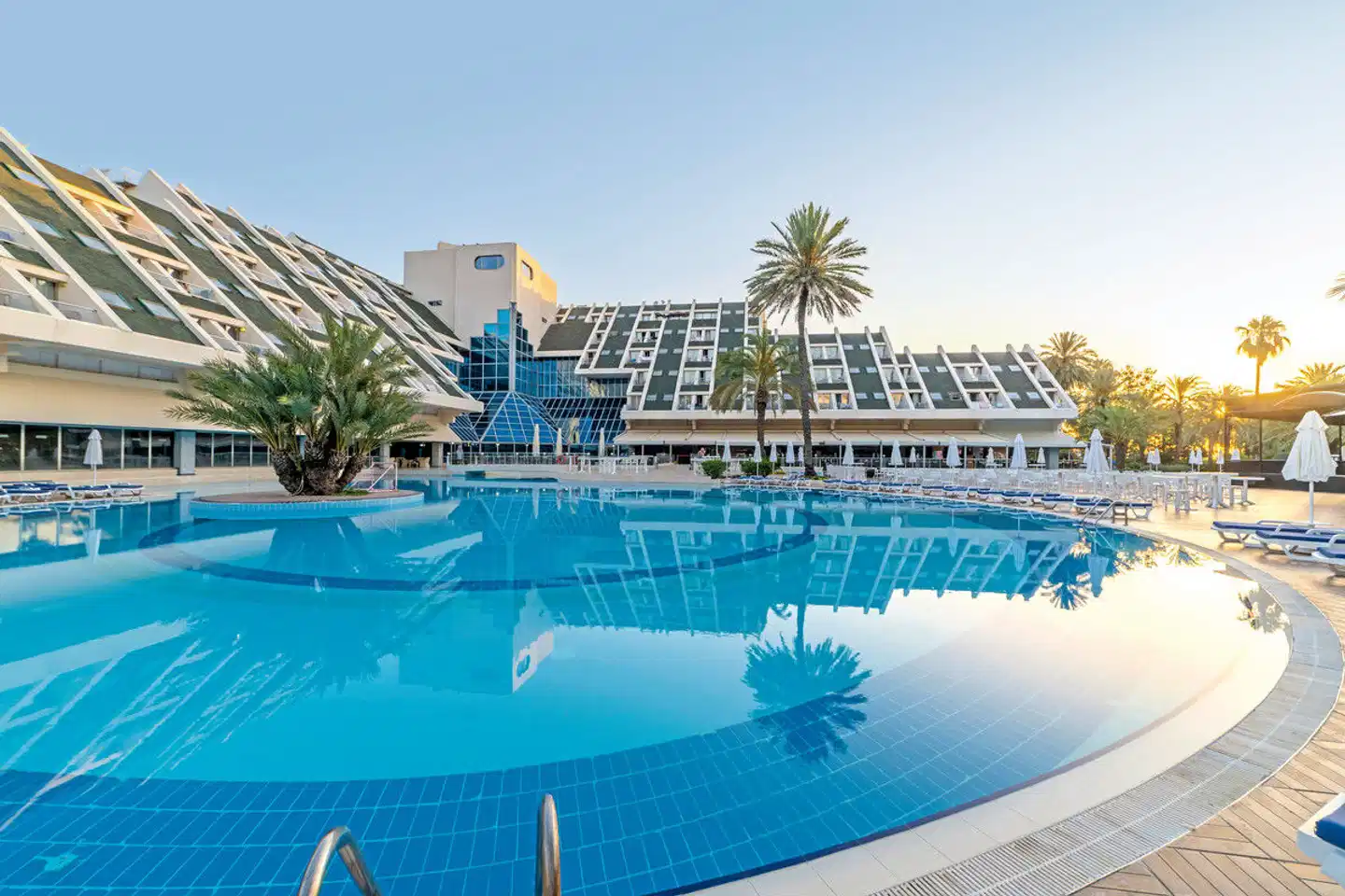 Queen's Park Göynük Pool