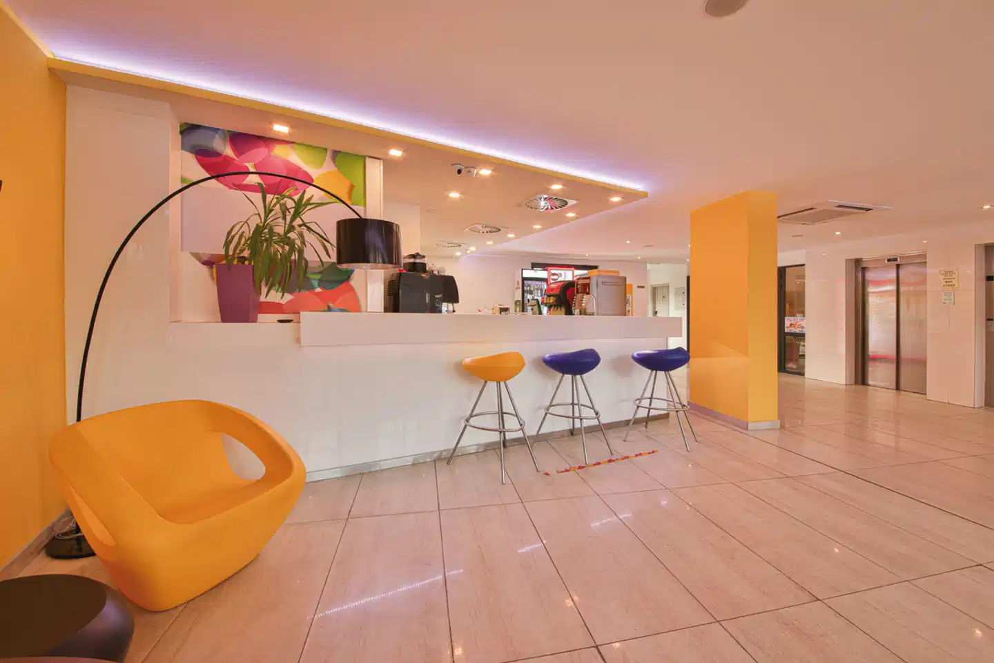 Arena Mar Hotel Lobby