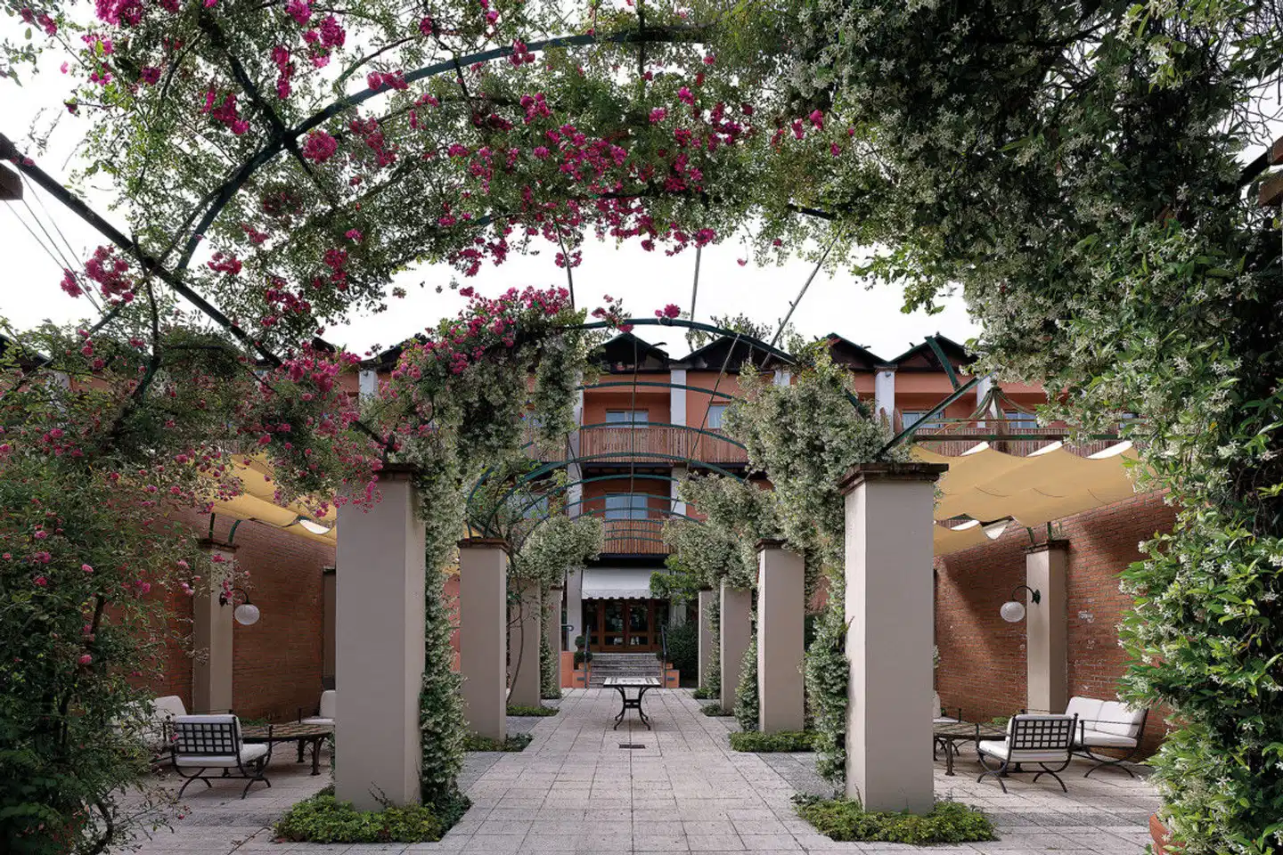 Iseolago Hotel Aussenansicht