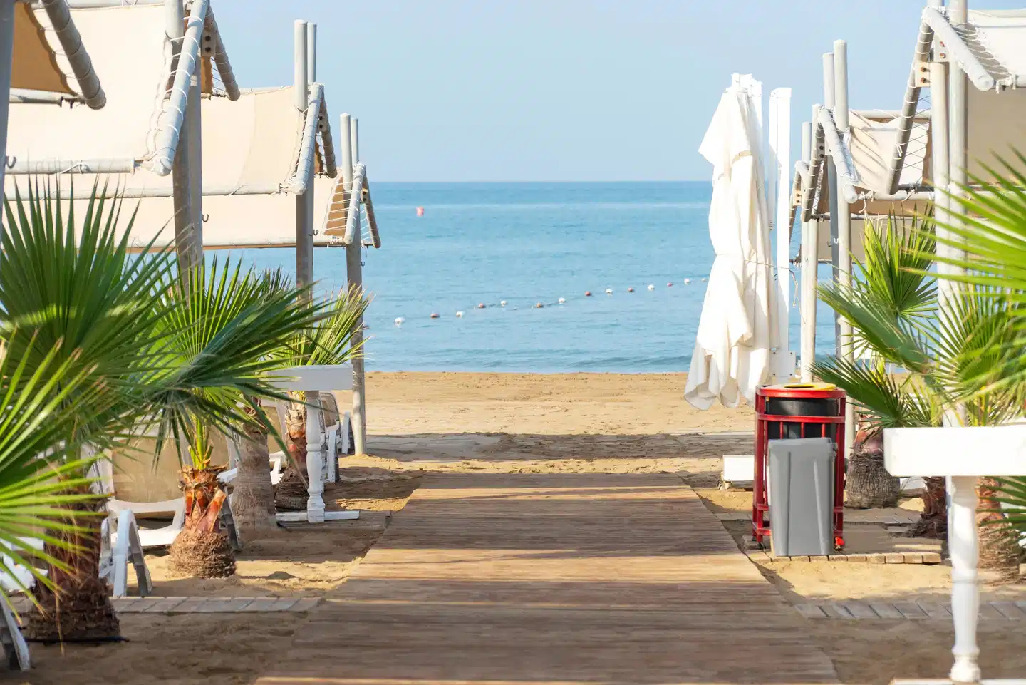 Royal Taj Mahal BEACH