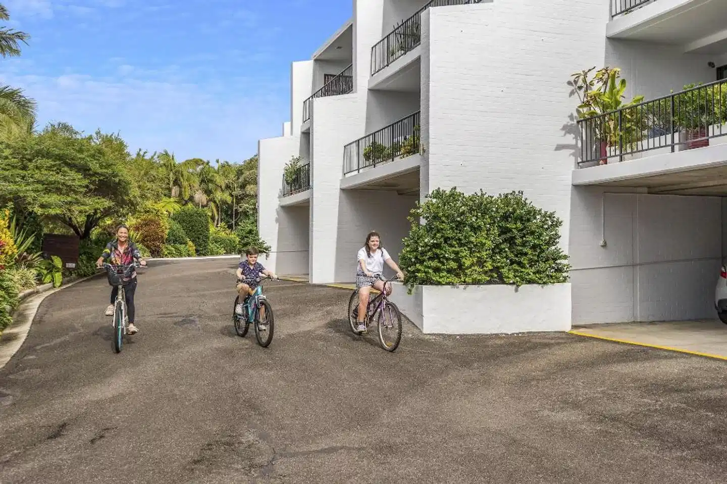 The Oasis Apartments and Treetop Houses Sport und Entertainment