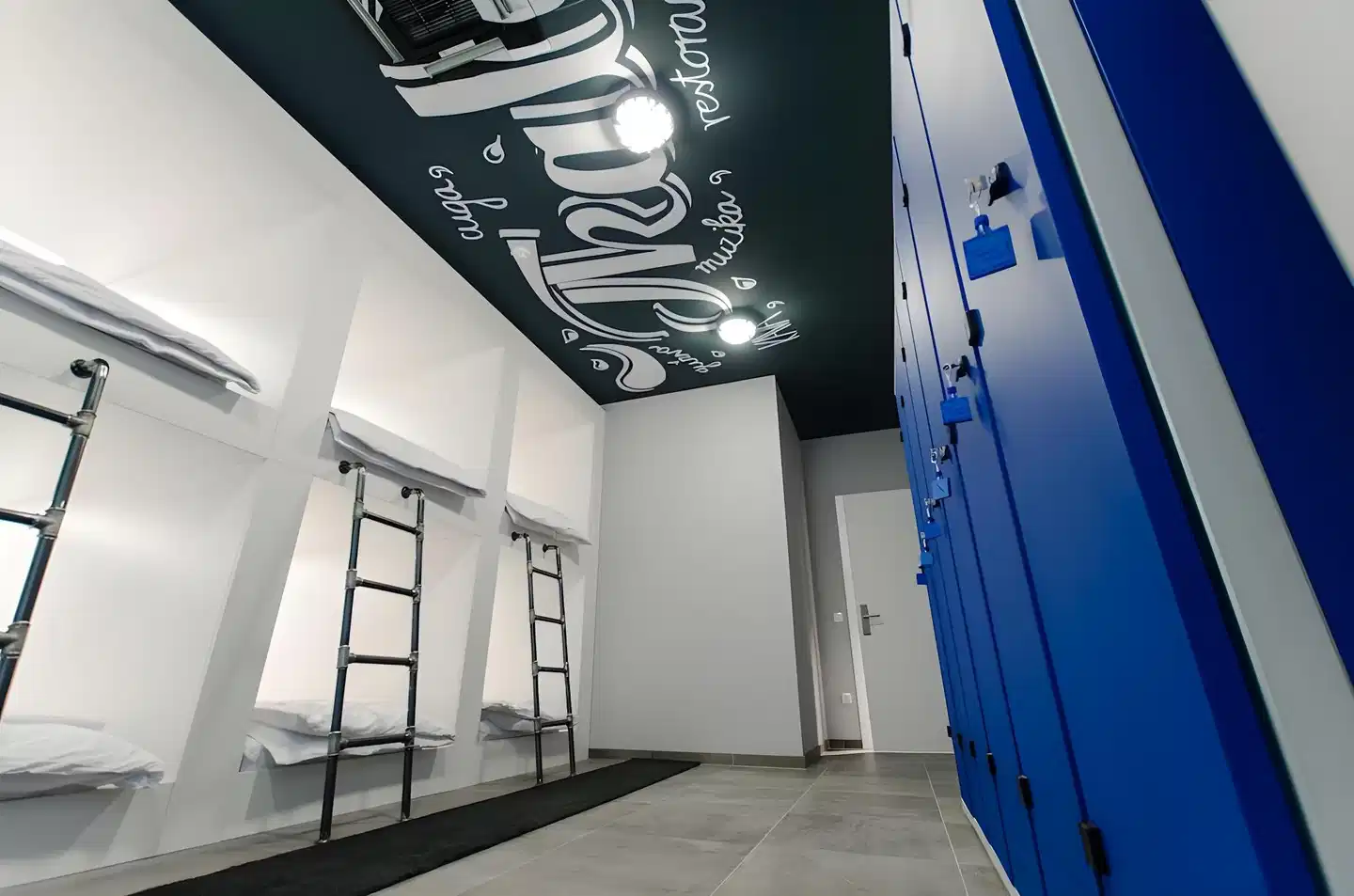 Main Square Hostel Lobby