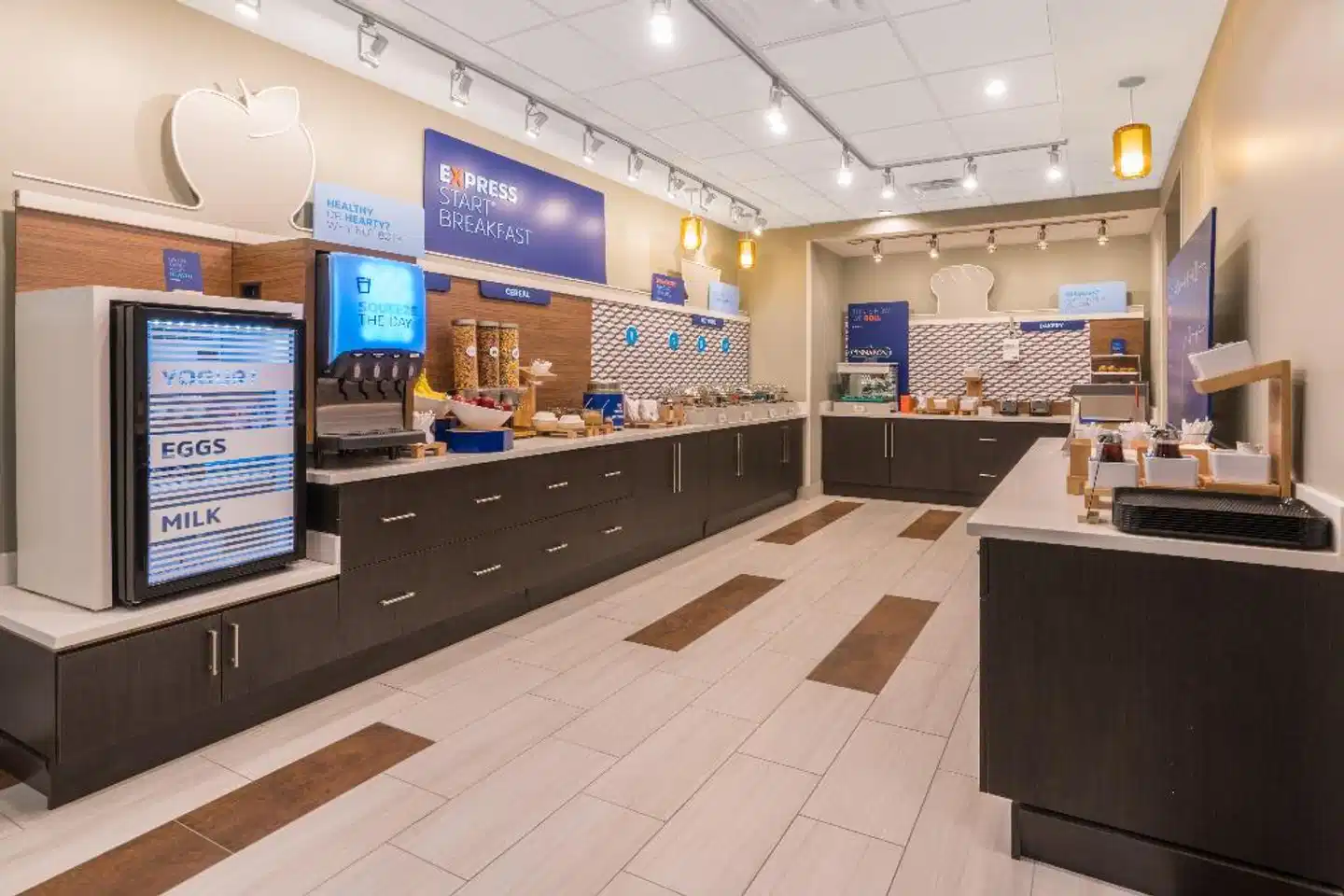 Holiday Inn Express & Suites Lake Havasu - London Bridge Bar